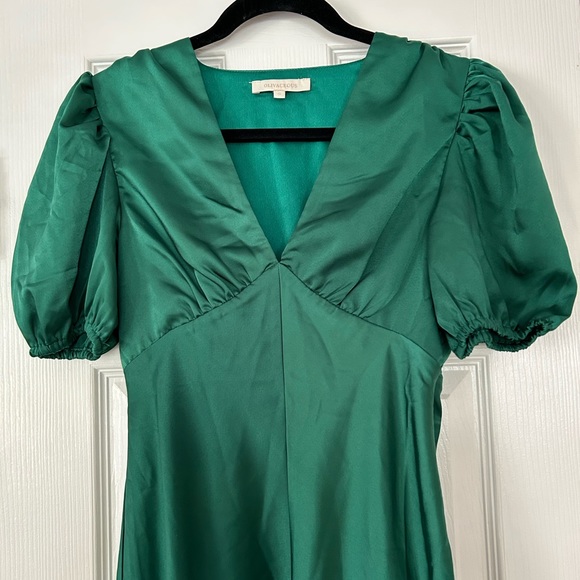 Olivaceous Green Mini Dress - Picture 2 of 3